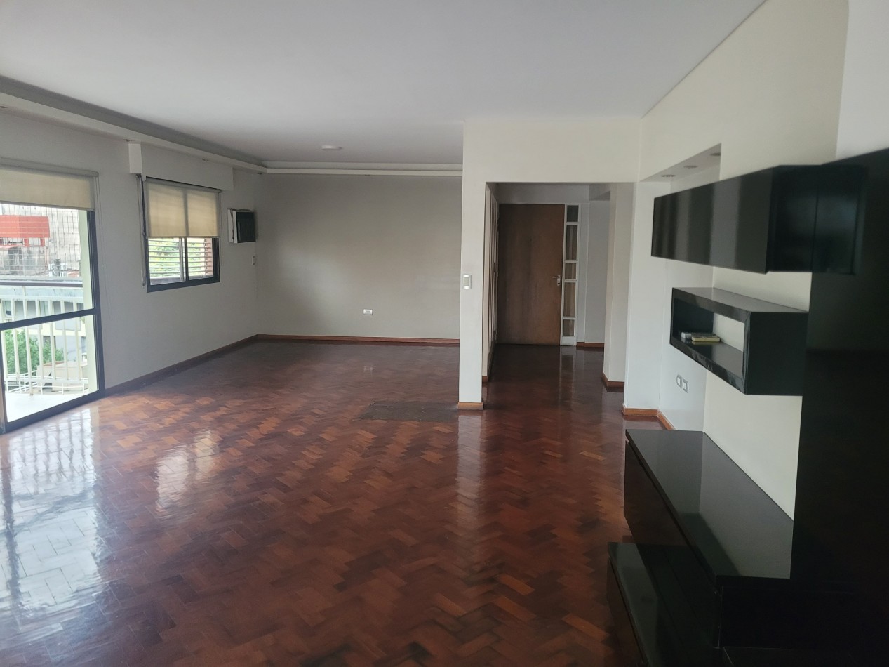 Hermoso departamento 3 Dormitorios en pleno Barrio Norte CON COCHERA