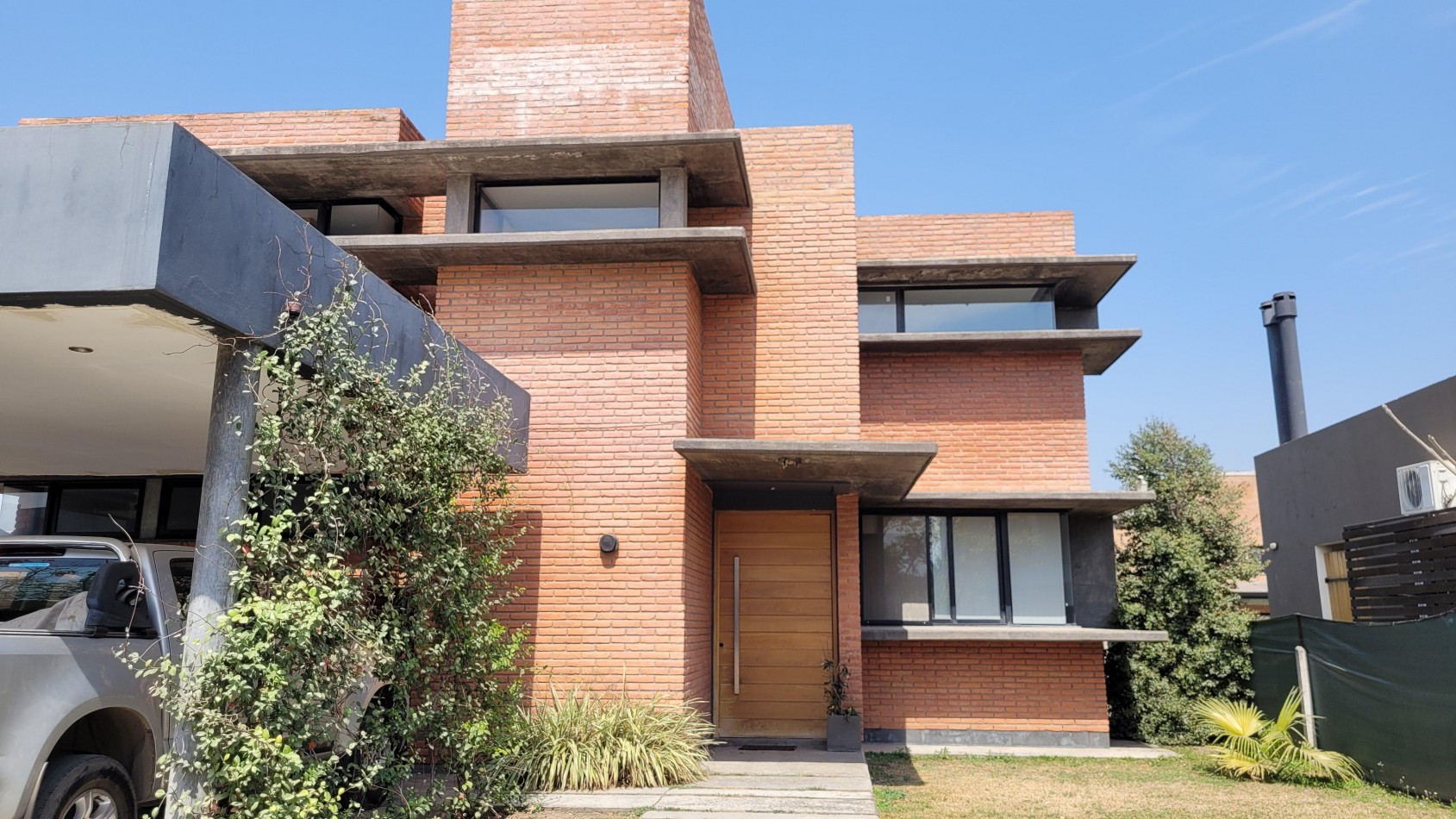 Casa de 3 dormitorios en alquiler en Yerba Buena